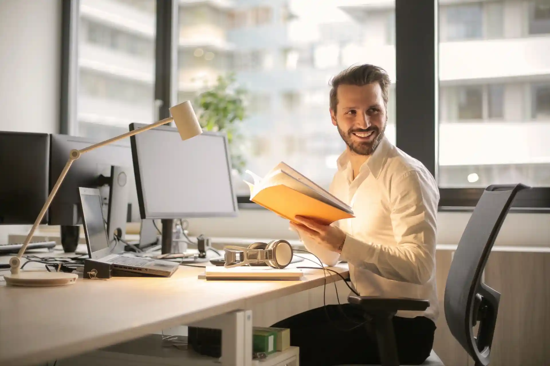 How to Start a Scholarship Essay?