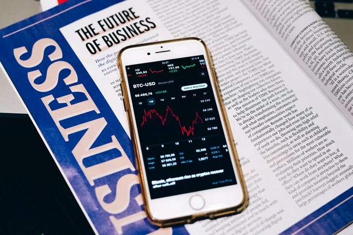 100+ Economics Essay Topics for Students
