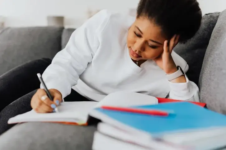How to write a Reaction Paper. Writing Guide + Outline Template