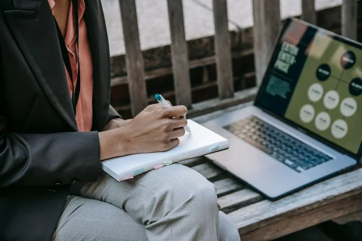 100+ Business Essay Topics for Students: Fresh Ideas