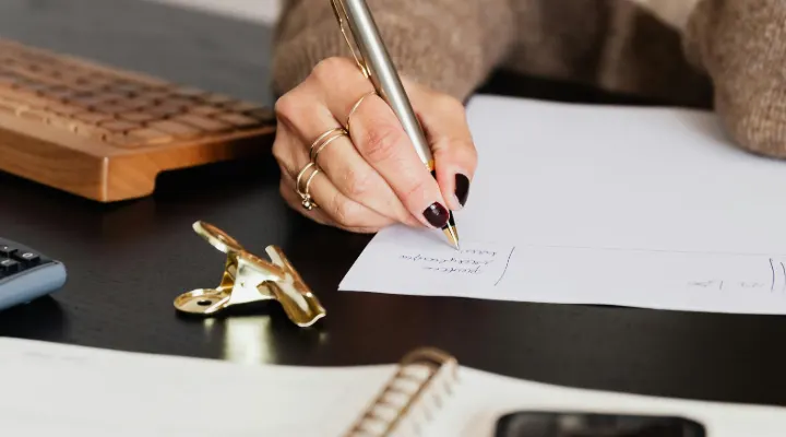 How to start a personal essay: Top prompts shared by professionals