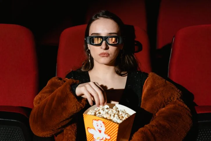 How to Write a Movie Review in Class. Student Guide with Examples