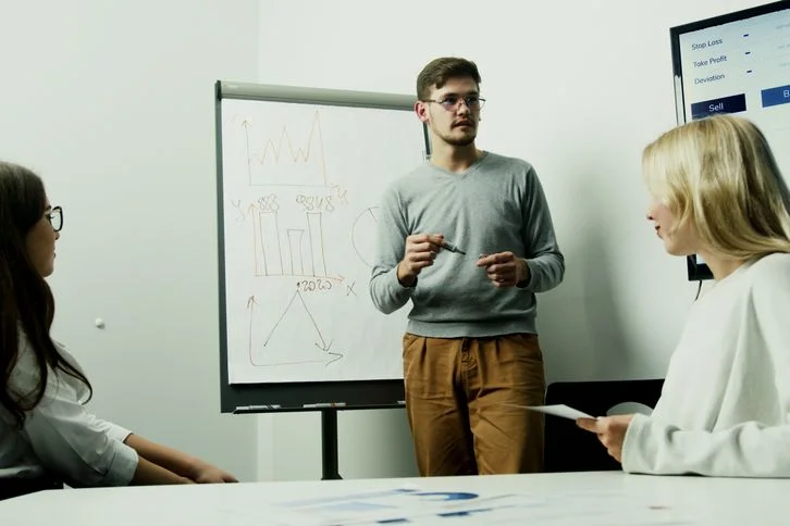 How to Write a Persuasive Speech: Student Tips 2026