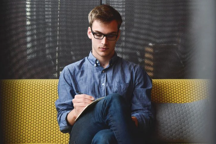 3 Paragraph Essay. Structure, Example, Topics, and Writing Tips