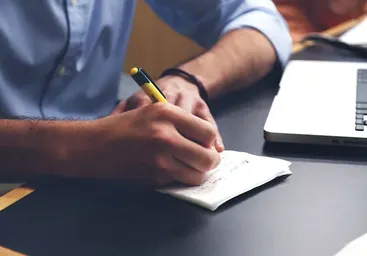 How to Write a 1000 Word Essay: Writing Guide, Sample Outline and Topics