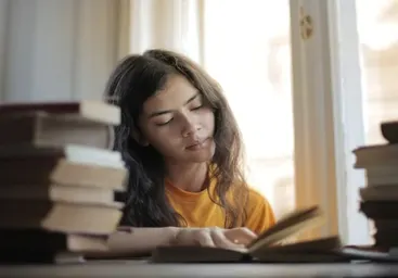 How to Write a Descriptive Essay | A Student's Guide