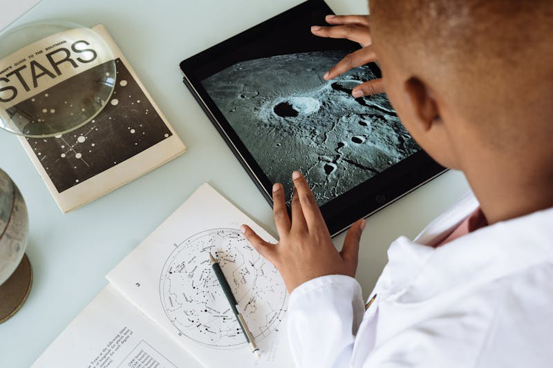 Most influential astronomy research topics: making the right choice