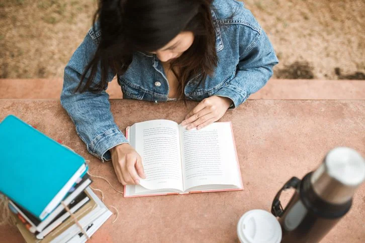 How to Write a Literary Analysis Essay: Complete Step-by-Step Guide