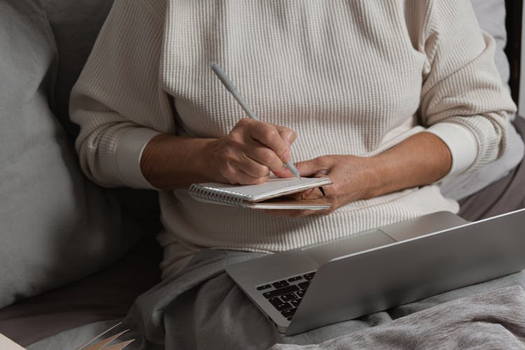 How to Create a 5 Paragraph Essay: Basic Information to Consider