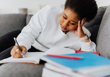 How to write a deductive essay: guidelines and helpful tips to consider