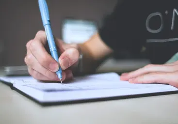 How to write economics research paper: tips for an “A” grade