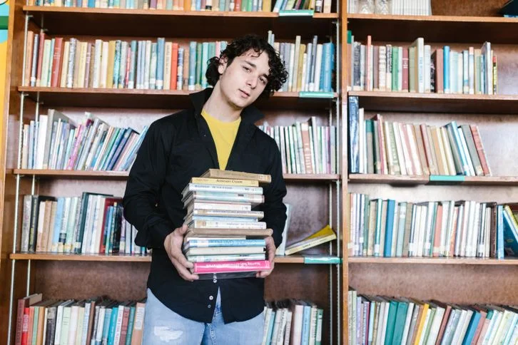100+ IB Extended Essay Topics 2026 | Subject Ideas