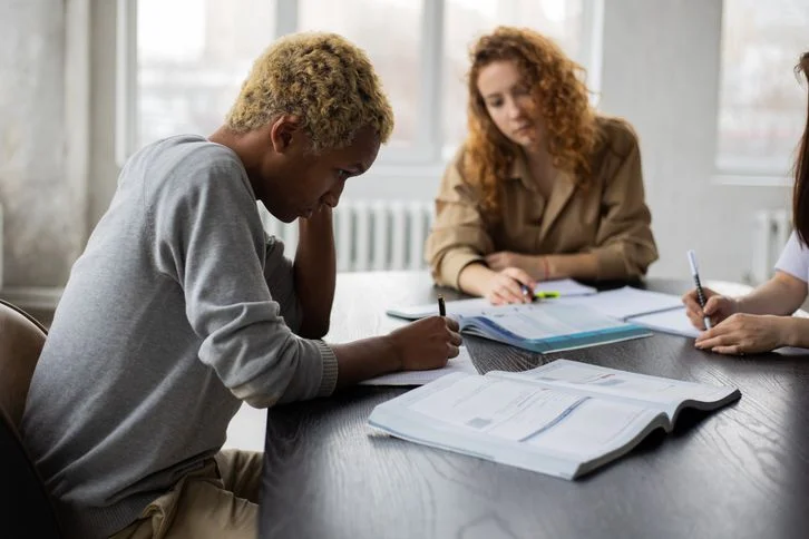 APA vs MLA Styles: Key Differences and Formatting Guide