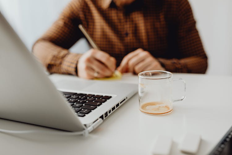 How to Write a Decent 500 Word Essay: Guidelines and Tips